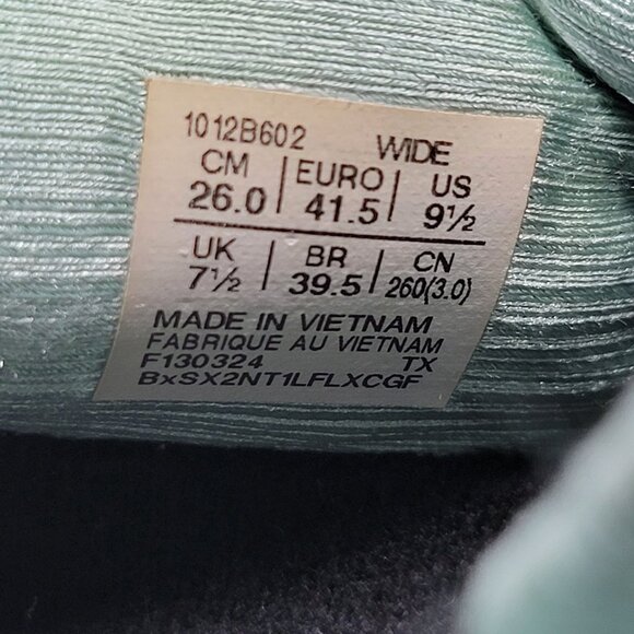 Asics Gel-Nimbus 26 Women 9.5 Wide Light Celadon Yellow Daily Road Running Shoes - Picture 11 of 12